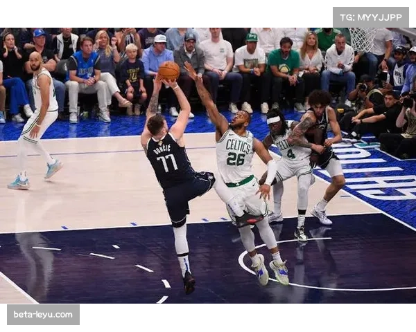 太阳狄龙首节15分奠定胜局 布克带队送独行侠八连败